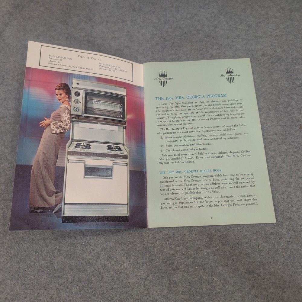 Vintage 1967 Mrs Georgia Recipe Book Atlanta Gas Light Company Mid Century Bookl - Picture 2 of 2